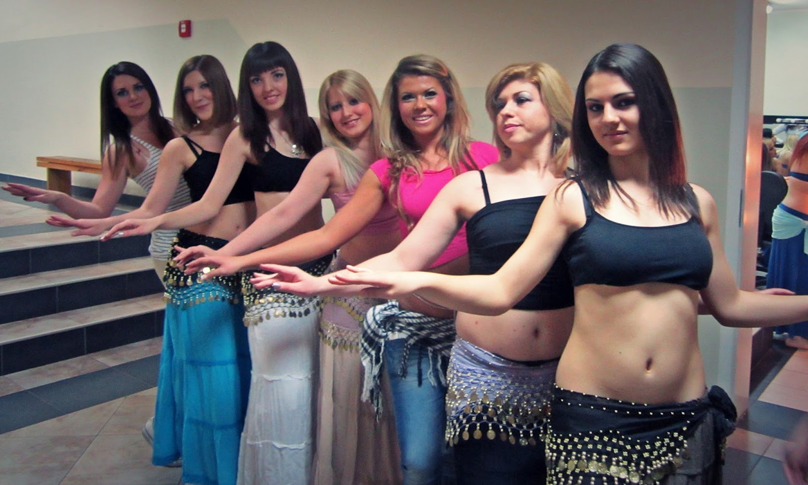 Početna grupa i Sonja, april 2013. Gala Show plesne škole Azar, Novi Sad